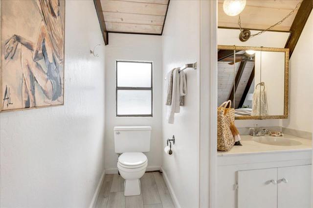 208 Brook Avenue, Santa Cruz CA: https://media.crmls.org/mediaz/becb35ad-8472-4db6-9c87-cb9315bde1ee.jpg