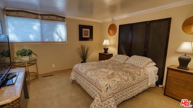 5803 Wooster Avenue, Los Angeles CA: https://media.crmls.org/mediaz/becd21fc-279e-4fb7-afae-04d26082a212.jpg