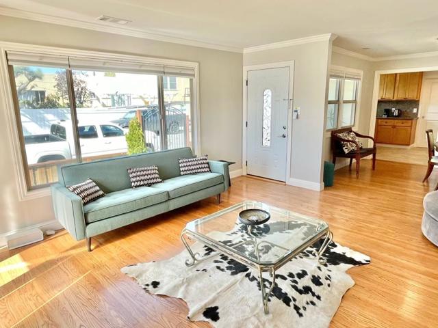 600 7th Avenue, San Mateo CA: https://media.crmls.org/mediaz/becd3329-226c-4d79-b434-0d9f85d188d5.jpg