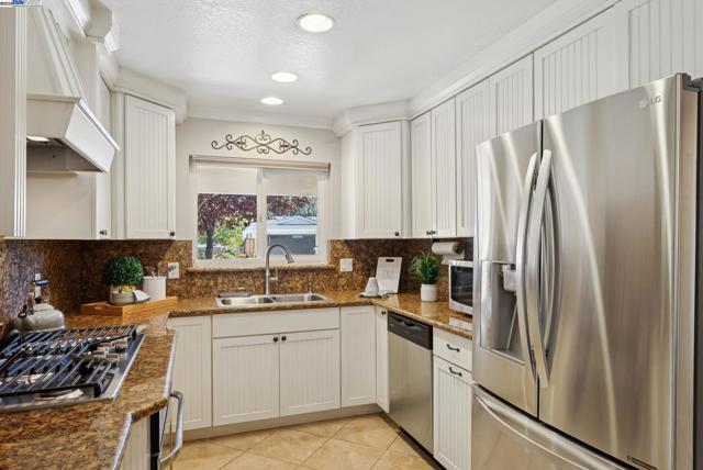 457 Coleen St, Livermore CA: https://media.crmls.org/mediaz/becd7edb-6d79-4b01-a767-c1175bd3e20d.jpg