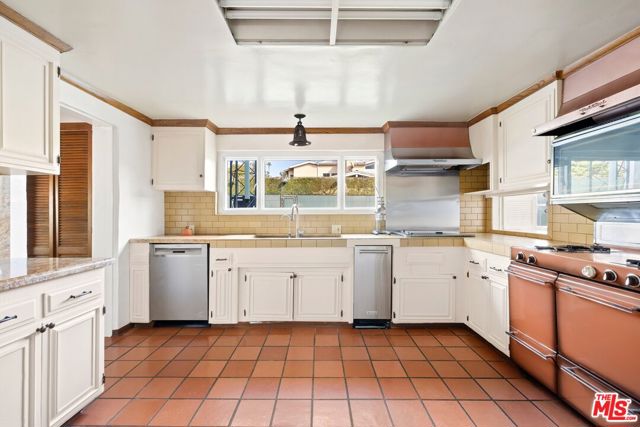 Drew Fenton | 311 Amalfi Drive Santa Monica CA | MLS: 7502806 Drew Fenton | 311 Amalfi Drive Santa Monica CA | MLS: 7502806