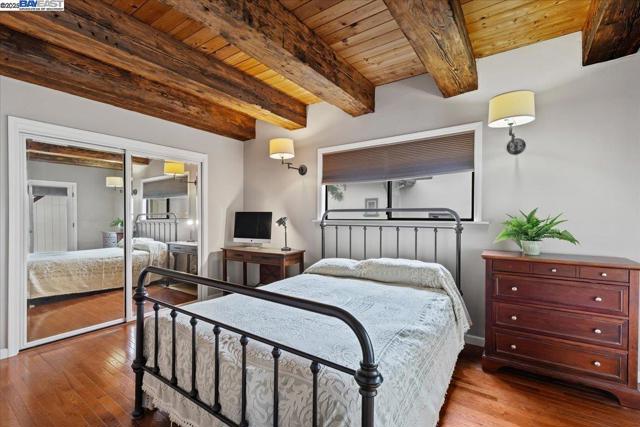 1672 Crescent Avenue, Castro Valley CA: https://media.crmls.org/mediaz/bece836d-7f1f-492d-8944-3f64db8cca59.jpg