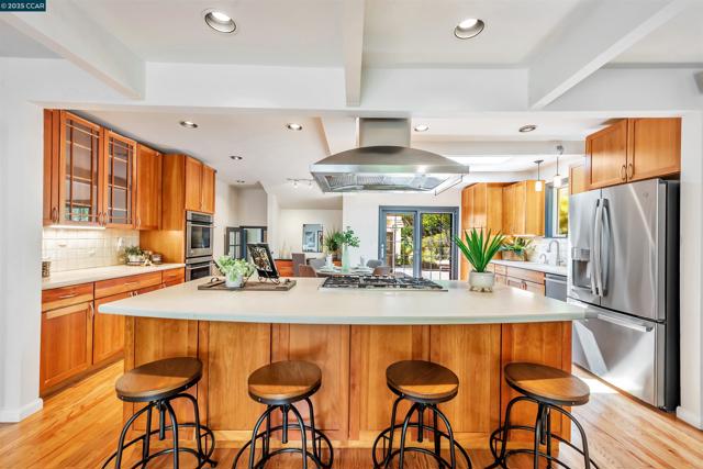 23 El Verano, Orinda CA: https://media.crmls.org/mediaz/becef6fd-a718-47fc-be08-99a06527178f.jpg