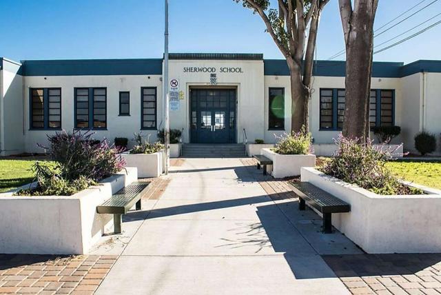 75 S Madeira Avenue, Salinas CA: https://media.crmls.org/mediaz/becf0632-a1bc-4bdc-a505-400c52c1c01f.jpg