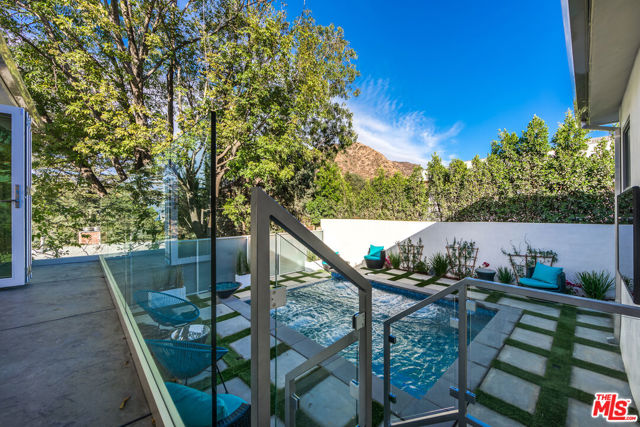 3490 Wonder View Place, Los Angeles CA: https://media.crmls.org/mediaz/bed0d517-0f1e-4763-8ea5-44f9ecb5352a.jpg
