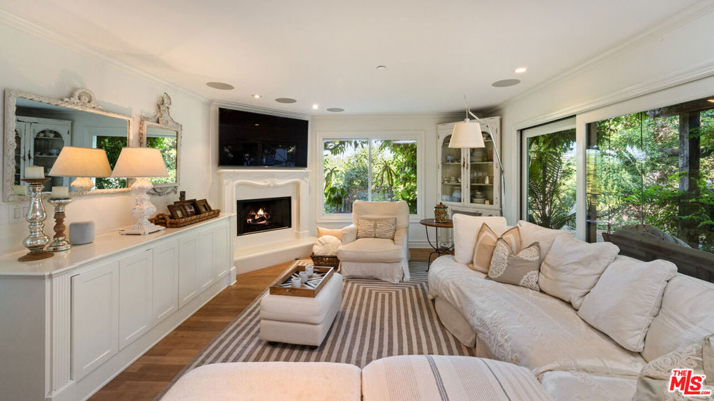 10900 Terryview DriveStudio City img 18
