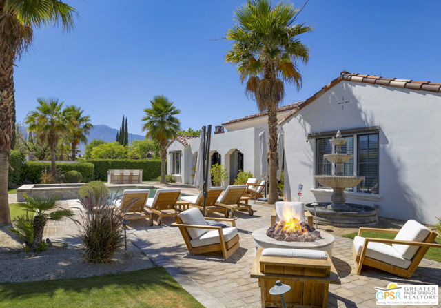 27 Cassis Circle, Rancho Mirage CA: https://media.crmls.org/mediaz/bed139d5-5bbe-468c-a237-1d5e2d3c9524.jpg