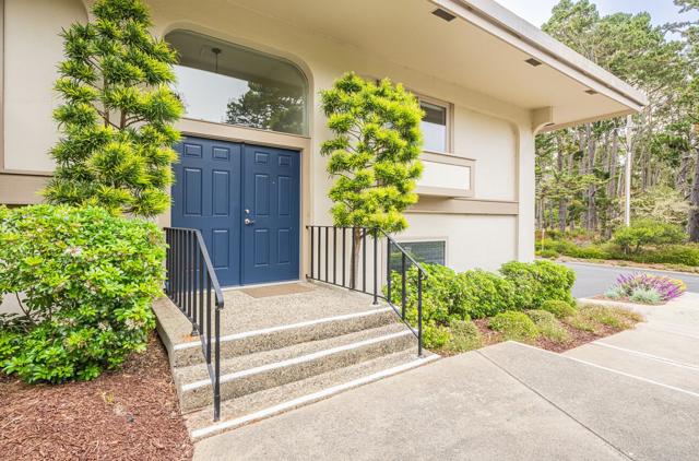 60 Skyline Crest Drive, Monterey CA: https://media.crmls.org/mediaz/bed16d7a-9b50-4bbc-9865-60011b12b120.jpg