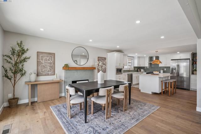 34709 Clover St, Union City CA: https://media.crmls.org/mediaz/bed18ada-ca03-4042-abcd-2c2da28e0193.jpg