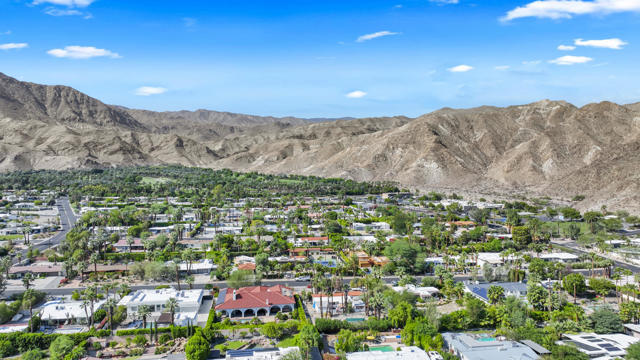 71581 Sahara Road, Rancho Mirage CA: https://media.crmls.org/mediaz/bed1d964-a382-484e-8c2d-98abeacbd407.jpg