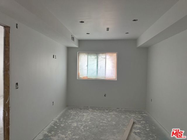 14728 Friar Street, Van Nuys CA: https://media.crmls.org/mediaz/bed3a7f7-07e9-4f6e-b9c6-104b43ec26e3.jpg