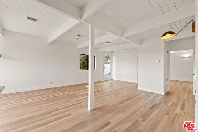 4950 Marmol Drive, Woodland Hills CA: https://media.crmls.org/mediaz/bed3f3ea-b4cf-4096-bfc0-f0d1af720a70.jpg