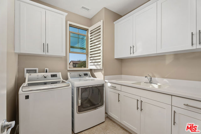 115 Primrose Drive, Foothill Ranch CA: https://media.crmls.org/mediaz/bed43a65-eb9c-4154-b402-b71457666b00.jpg