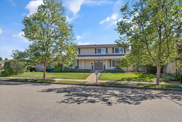 670 Roble Drive, Morgan Hill CA: https://media.crmls.org/mediaz/bed4c27a-1fae-4276-a7ef-d04a83147105.jpg