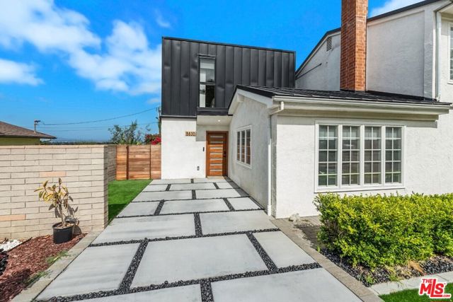 5830 Desert View Drive, La Jolla CA: https://media.crmls.org/mediaz/bed52aae-5c76-4dac-b18f-8c32f1e63afd.jpg