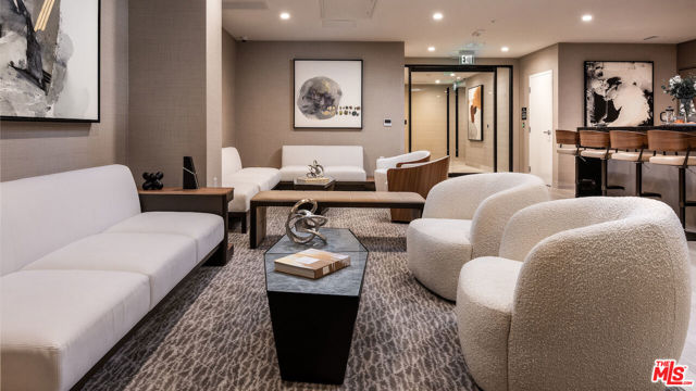 728 N Sweetzer Avenue, West Hollywood CA: https://media.crmls.org/mediaz/bed615ec-420f-4640-a7f4-61ee1b09634c.jpg