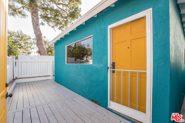 806 Navy Street photo 19