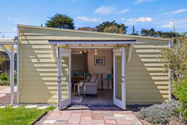 1022 Del Monte Boulevard, Pacific Grove CA: https://media.crmls.org/mediaz/bed72071-d120-4120-8c0a-428861fd80f7.jpg