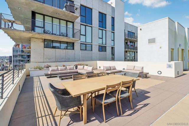 1780 Kettner Blvd, San Diego CA: https://media.crmls.org/mediaz/bed7d1e4-a9a0-4646-b473-8736655faf85.jpg