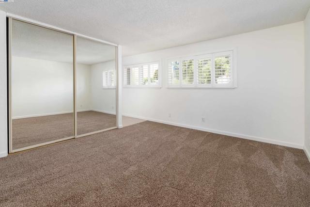 5644 ALHAMBRA HILLS CT, Martinez CA: https://media.crmls.org/mediaz/bed8660e-5e9d-479b-88b2-06ad9a5a4bb6.jpg