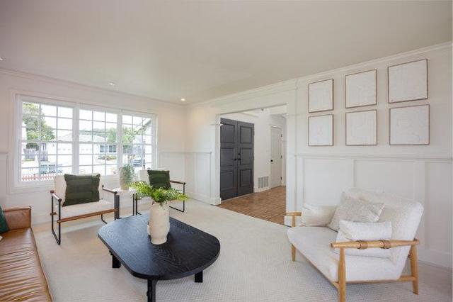 340 Shelter Cove Drive, El Granada CA: https://media.crmls.org/mediaz/bed8c65d-d5d3-4def-819e-6b76610cae09.jpg