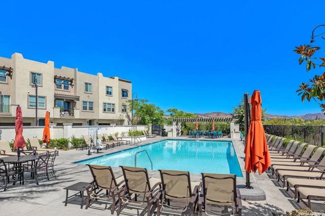 Detail Gallery Image 22 of 25 For 305 Cricket Ct., Santee,  CA 92071 - 3 Beds | 3 Baths