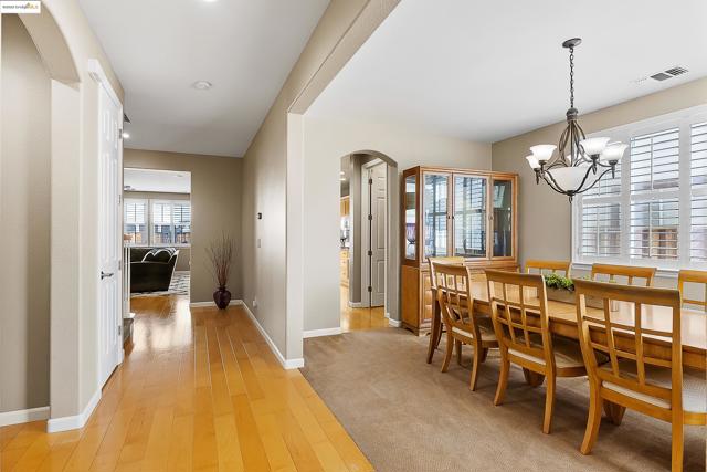 5282 Fern Ridge Cir, Discovery Bay CA: https://media.crmls.org/mediaz/bed8e2af-b2b5-41dd-b933-acdafe5f8b21.jpg