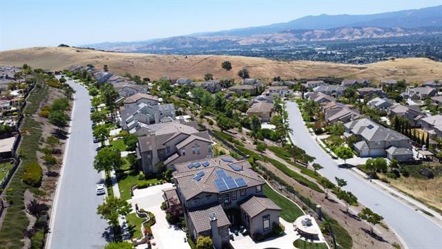 4701 Hill Top View Place, San Jose CA: https://media.crmls.org/mediaz/bed8f320-307a-4d17-ba3d-088f276e5be9.jpg