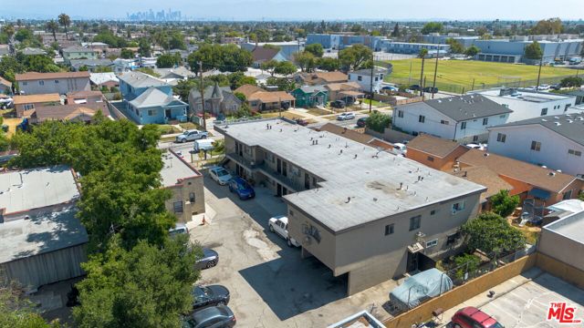 820 -824 W 95th Street, Los Angeles CA: https://media.crmls.org/mediaz/bed9d51e-9031-475e-a50d-58d277cac5fb.jpg