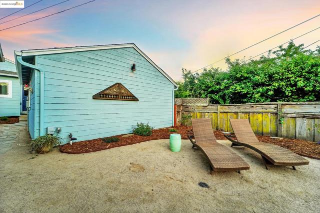 725 Trevethan Ave, Santa Cruz CA: https://media.crmls.org/mediaz/bed9e682-e1fe-4ca9-a35c-6111c195b3f6.jpg