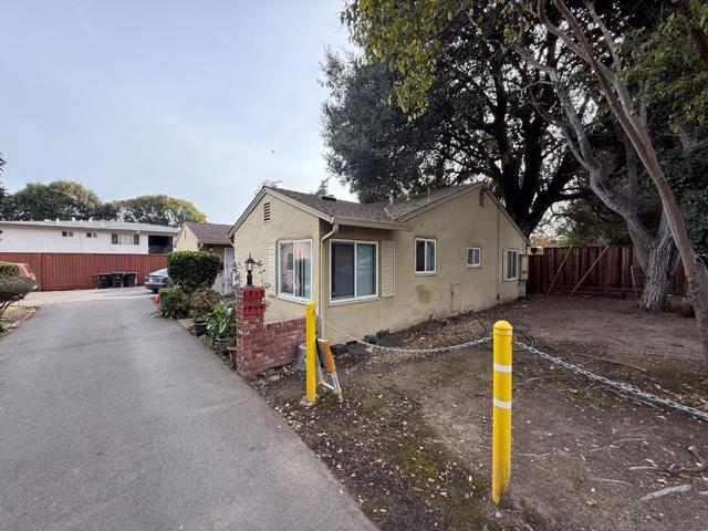 1859 Woodland Avenue, East Palo Alto CA: https://media.crmls.org/mediaz/bedb9fbf-2815-46f7-949b-3224220ea763.jpg