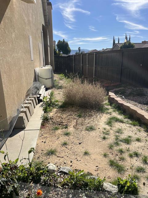 2723 Hazy Way, Banning CA: https://media.crmls.org/mediaz/bedbd9c7-3c9b-4d19-b069-cffab6e7a077.jpg