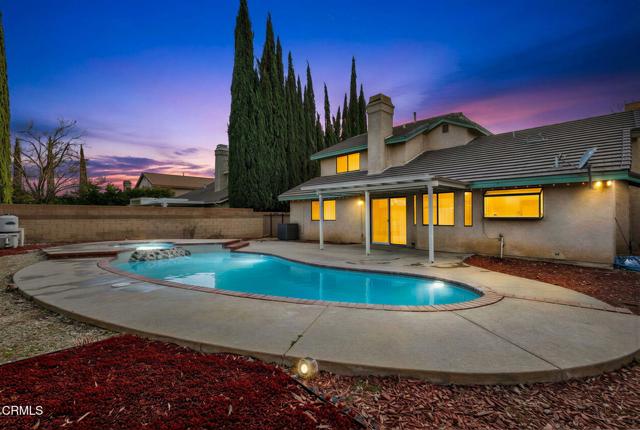 Detail Gallery Image 8 of 35 For 42950 Burlwood Dr, Lancaster,  CA 93536 - 4 Beds | 2/1 Baths