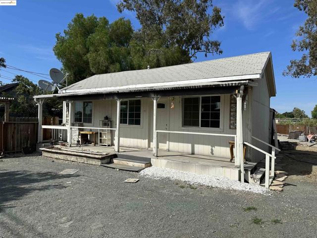 15089 BYRON HIGHWAY #A, Byron CA: https://media.crmls.org/mediaz/bedd3f26-254b-4384-a663-504bfcd72a84.jpg