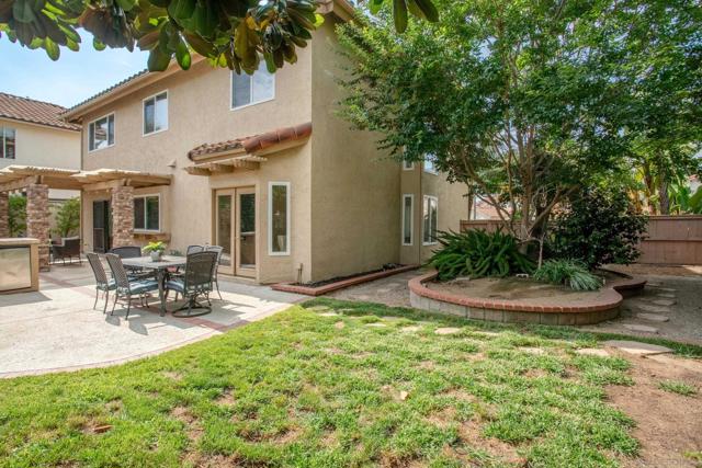 2009 Applewood Ln, Vista CA: https://media.crmls.org/mediaz/beddb63b-31f8-4358-89e3-d103d81cd2cb.jpg