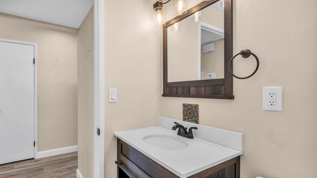 41955 Largo, Palm Desert CA: https://media.crmls.org/mediaz/bede090a-3fd0-4ebc-b115-9dd0e91a3fe0.jpg