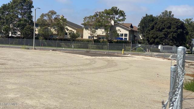 2300 Latigo Avenue, Oxnard CA: https://media.crmls.org/mediaz/bede2561-0d11-4e90-a37a-e01d2a08c7a8.jpg