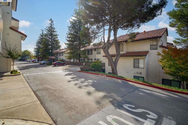 22135 Sevilla Rd, Hayward CA: https://media.crmls.org/mediaz/bede74e3-c225-48d9-8a2a-1e0640af09b6.jpg