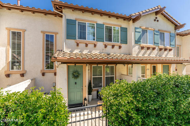 82 Via Katrina, Newbury Park CA: https://media.crmls.org/mediaz/bedef71b-c12e-4cd7-8ea4-7a01237ddd46.jpg