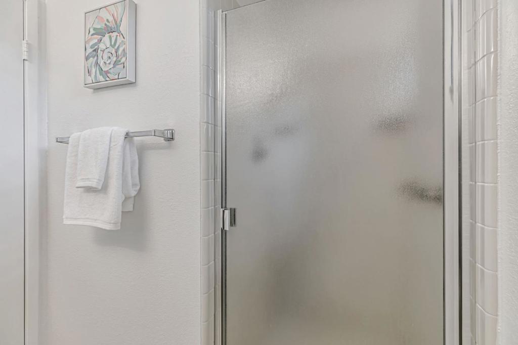 https://media.crmls.org/mediaz/bedef7d5-f074-4289-b390-1d73748a1a77.jpg?preset=X-Large