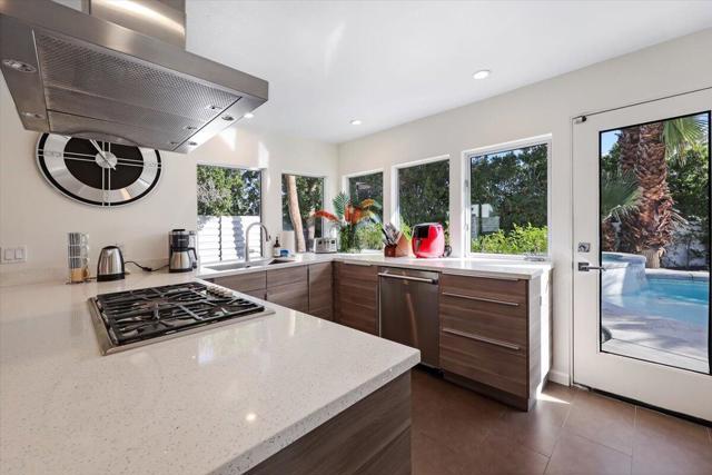 Image 10 of 33 For 400 Via Escuela