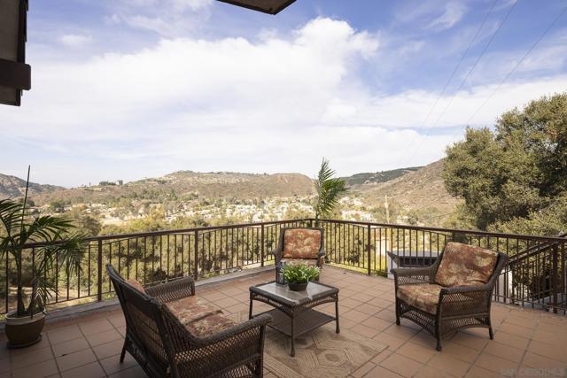 29531 Gordon Hill Road, Valley Center CA: https://media.crmls.org/mediaz/bee0d374-f004-4199-953f-4784a05e9590.jpg
