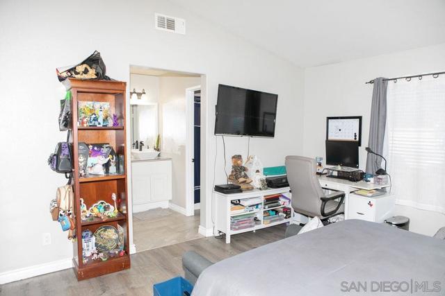 1419 Hummingbird Way, Hemet CA: https://media.crmls.org/mediaz/bee1216f-2453-4088-b410-0e5e7d1a03da.jpg