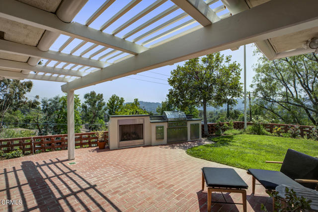 5109 Redwillow Lane, La Canada Flintridge CA: https://media.crmls.org/mediaz/bee16155-ee61-4548-bc6b-366e6d492a97.jpg