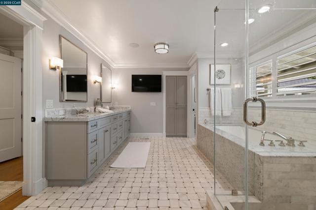 125 El Dorado Ave, Danville CA: https://media.crmls.org/mediaz/bee3fcc2-fdb5-4e3a-a004-26e032656231.jpg