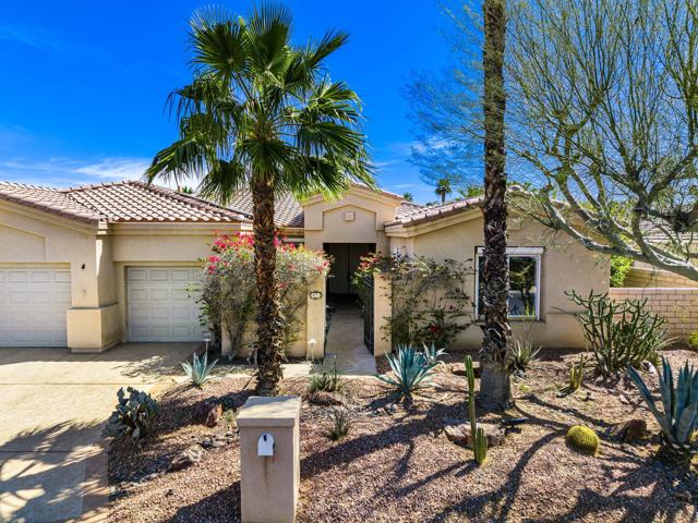 4 Hillcrest Drive, Palm Desert CA: https://media.crmls.org/mediaz/bee44791-e1d3-438e-adac-fc01c978eed6.jpg