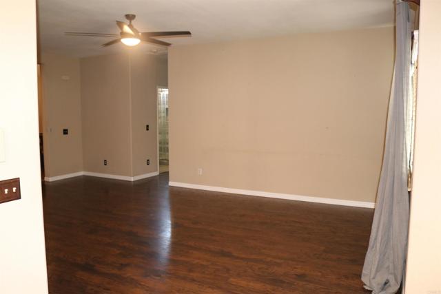 766 Conlon Drive, Hemet CA: https://media.crmls.org/mediaz/bee4ada0-59dd-4934-b008-d6d06b62fce2.jpg