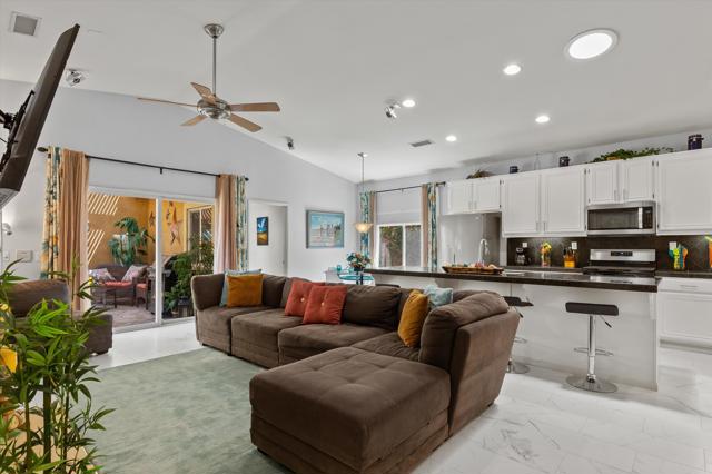 26696 Avenida Quintana, Cathedral City CA: https://media.crmls.org/mediaz/bee52de5-c787-456e-b948-c58594501edb.jpg