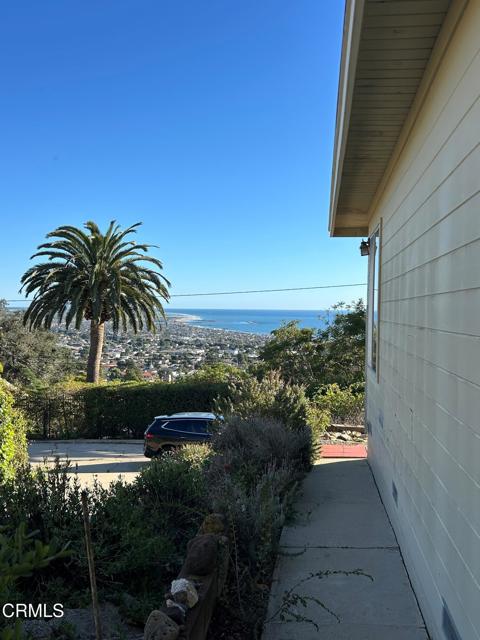 Detail Gallery Image 3 of 31 For 329 Mariposa Dr, Ventura,  CA 93001 - 4 Beds | 3 Baths