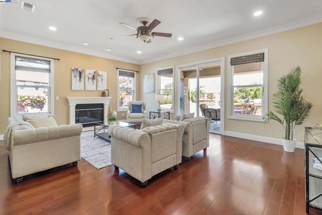 548 Wycombe Ct, San Ramon CA: https://media.crmls.org/mediaz/bee564aa-2528-4292-9254-9fee6375bf3c.jpg